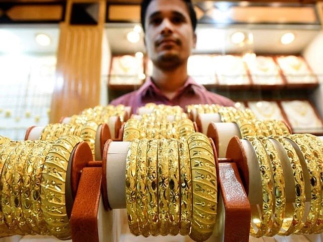 Dubai gold prices hit record highs amid US shutdown, looming Fed rate cut