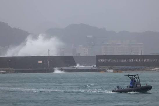 Taiwan Shuts Down Ah...